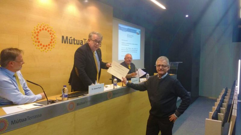 El Dr. Àngel rodríguez rep el Premi Doctor Joan Costa i Roma el passat divemdres, 1 de desembre