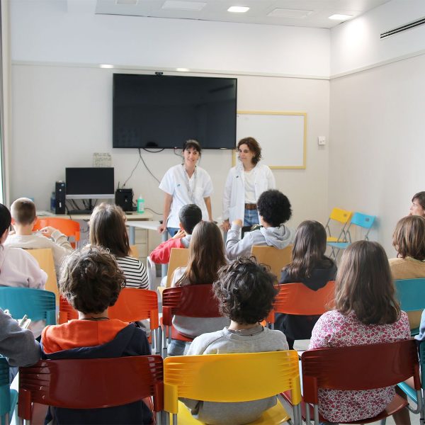Visita Escuela Samuntada Unidad Neonatología