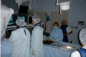Operating room image where an interventional radiology intervention is performed